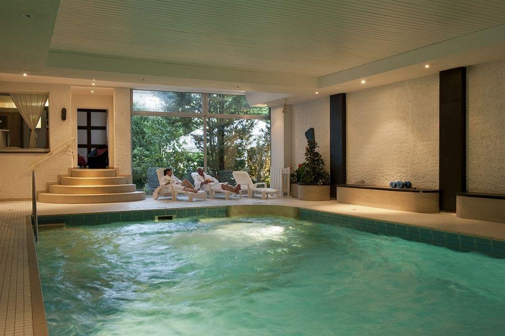 Landhotel Sauerlaender Hof เอสลัวห์ ภายนอก รูปภาพ