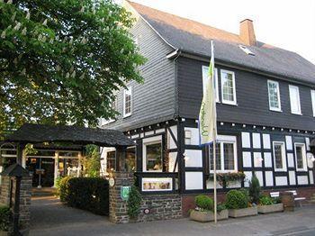 Landhotel Sauerlaender Hof เอสลัวห์ ภายนอก รูปภาพ
