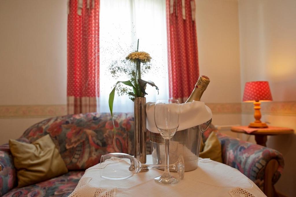 Landhotel Sauerlaender Hof เอสลัวห์ ห้อง รูปภาพ