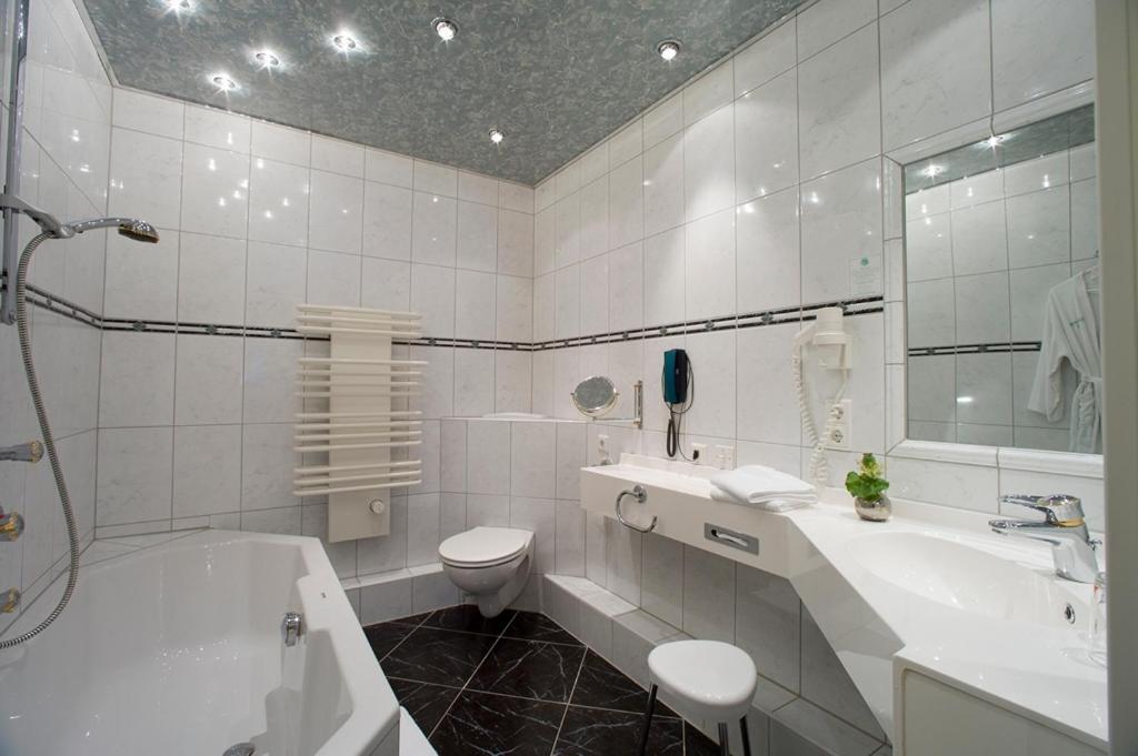 Landhotel Sauerlaender Hof เอสลัวห์ ห้อง รูปภาพ